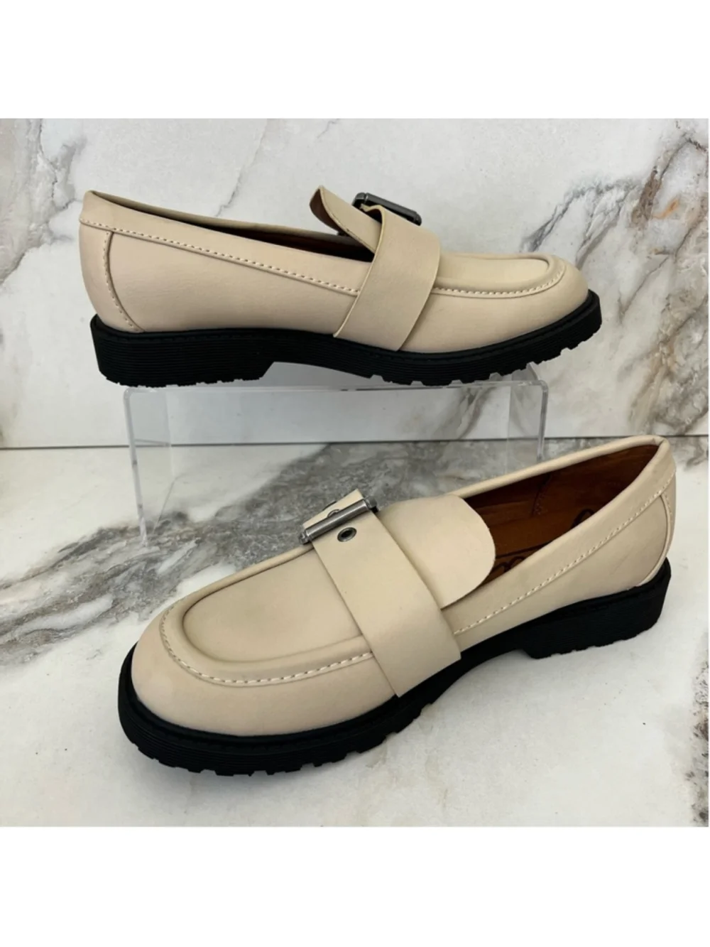 ZODIAC Renee Buckle Loafer in Ivory Size 8 NEW